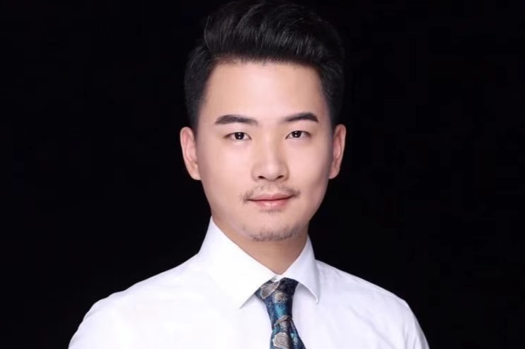 Mr. Coin in the Crypto Circle: Bitcoin rebounded to 12.3 and entered a consolidation phase, with bulls and bears facing a choice again. Here is the latest market analysis for Bitcoin today, along with reference ideas for Ethereum operations.