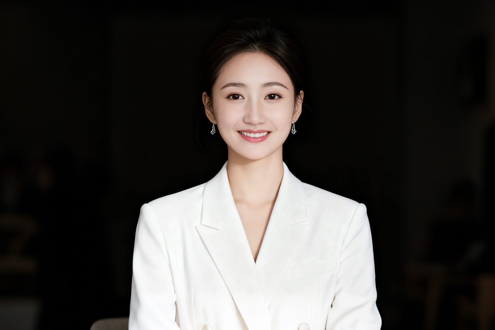 币圈丽盈：12.10比特币（BTC）突破前期高点后的强势上行！最新行情分析及操作建议解析