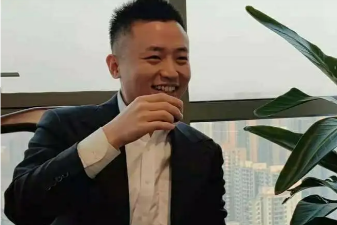 12.13 Zhang Lihui: Ethereum 4-hour double divergence bearish wins as expected! Latest (ETH) market analysis and intraday trading reference!